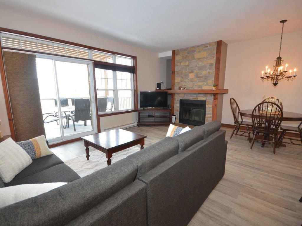 









305


Rue du Mont-Plaisant

, 7,
Mont-Tremblant,




QC
J8E1L2

