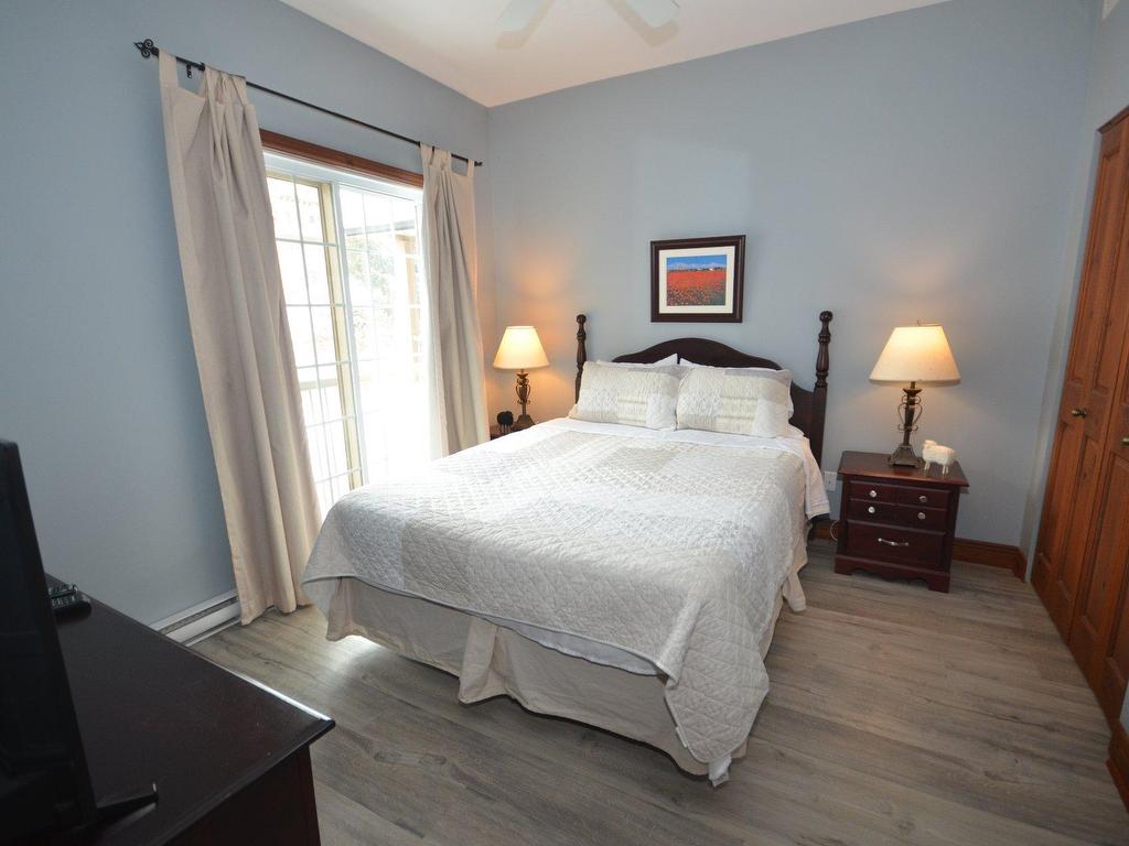 









305


Rue du Mont-Plaisant

, 7,
Mont-Tremblant,




QC
J8E1L2

