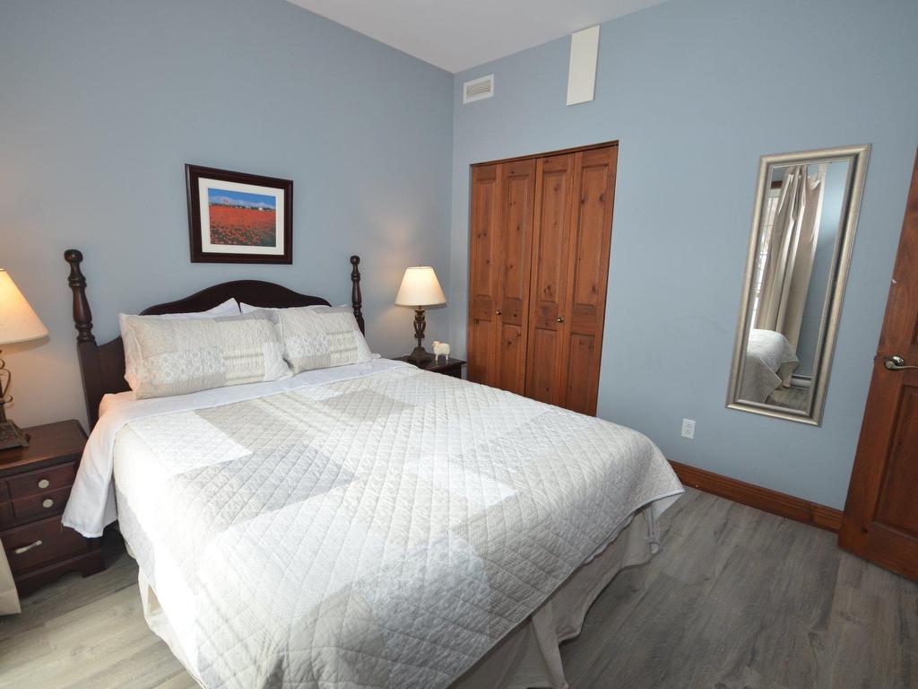 









305


Rue du Mont-Plaisant

, 7,
Mont-Tremblant,




QC
J8E1L2

