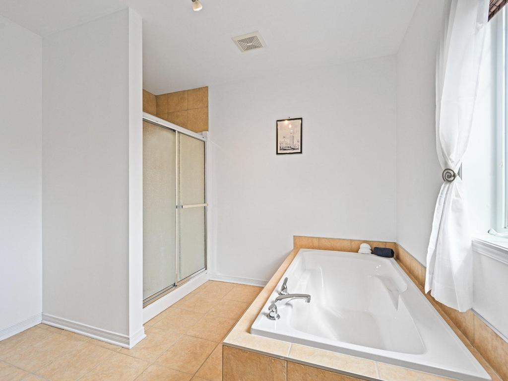 









75


Rue Benoit

,
Saint-Constant,




QC
J5A0B2

