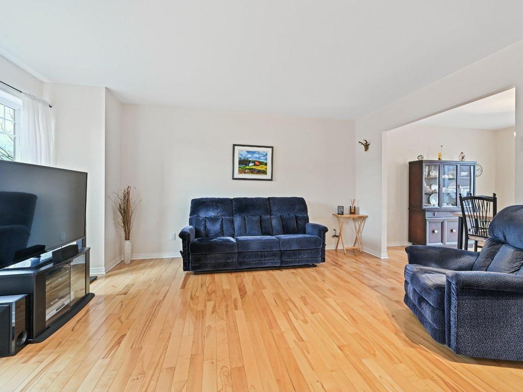 









75


Rue Benoit

,
Saint-Constant,




QC
J5A0B2

