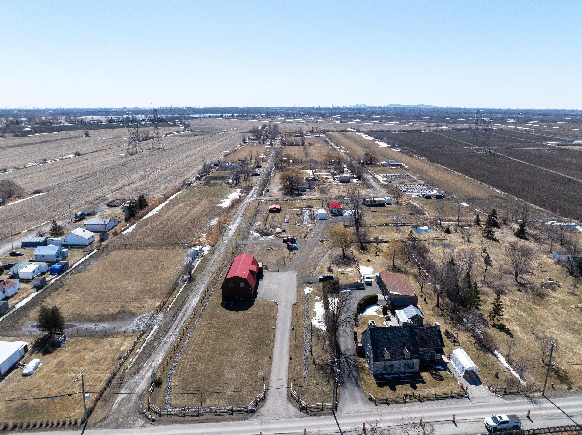 









9790


Boul. des Mille-Îles

,
Laval (Saint-François),







QC
H7A4C6

