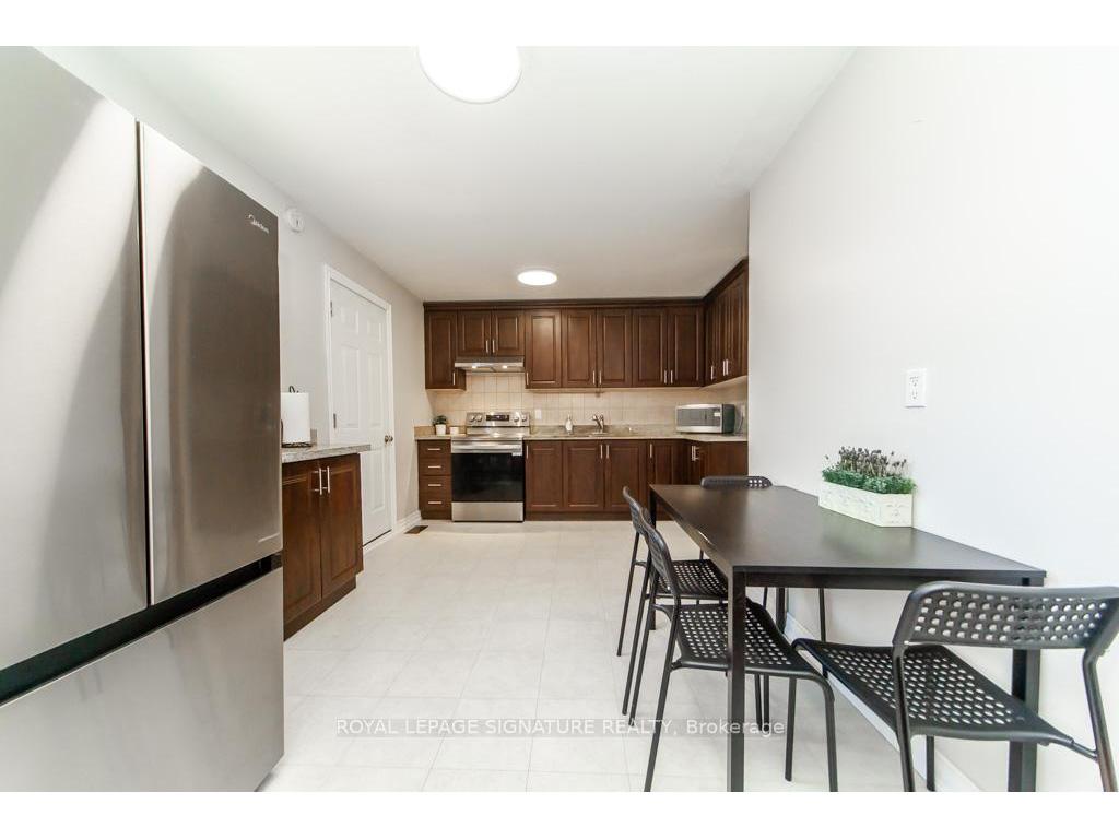 









3223


Ibbetson

Crescent,
Mississauga,




ON
L5C 1Z1

