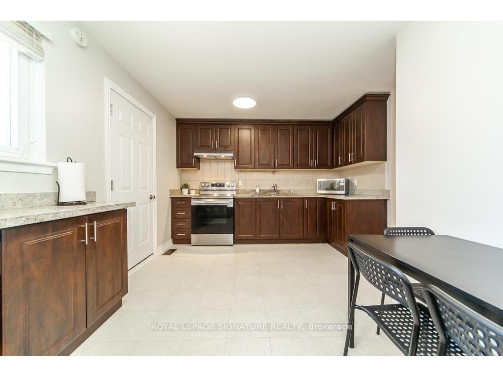 









3223


Ibbetson

Crescent,
Mississauga,




ON
L5C 1Z1

