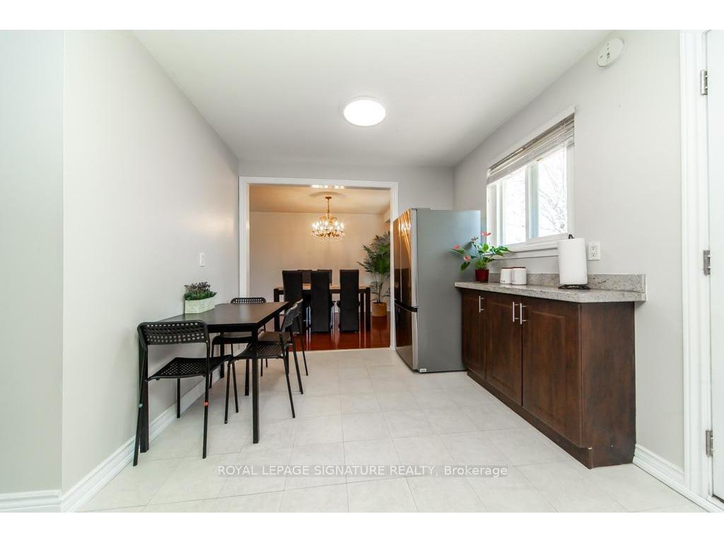 









3223


Ibbetson

Crescent,
Mississauga,




ON
L5C 1Z1

