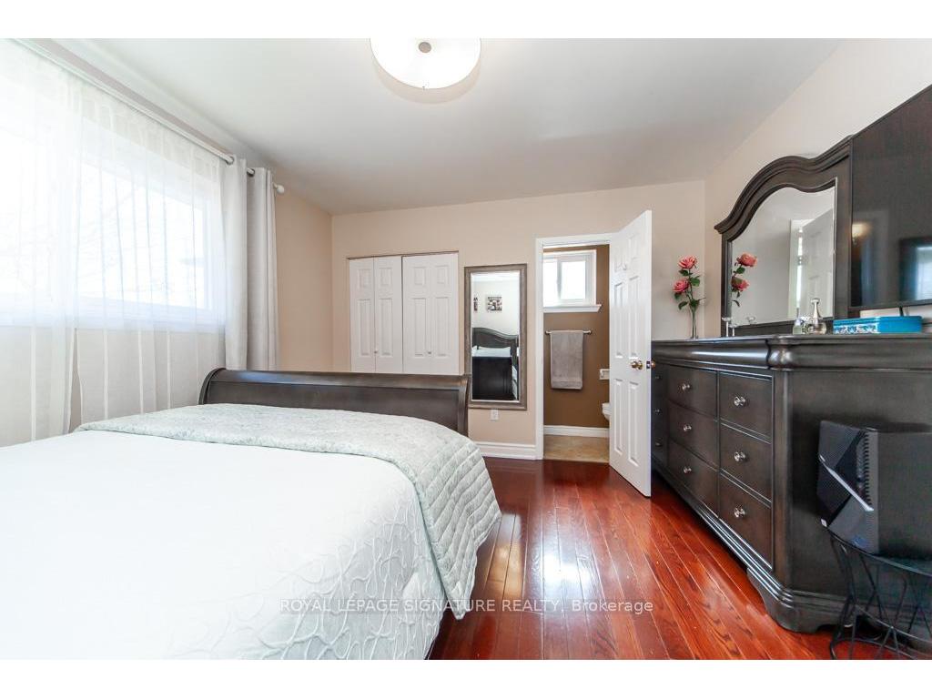 









3223


Ibbetson

Crescent,
Mississauga,




ON
L5C 1Z1

