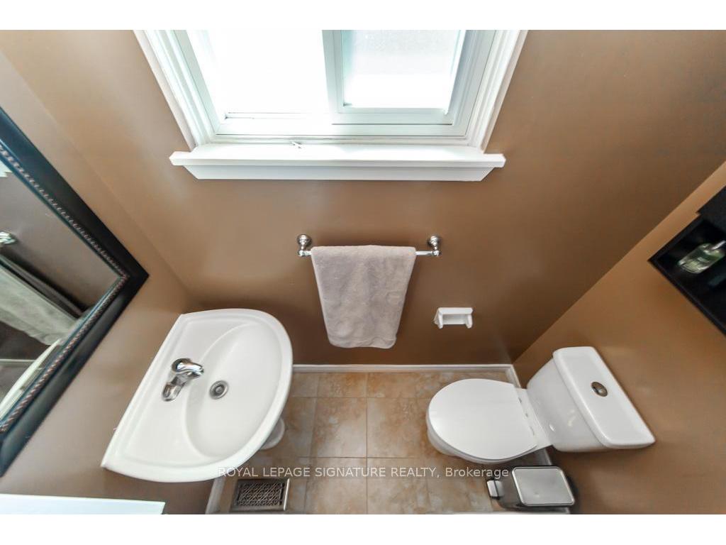 









3223


Ibbetson

Crescent,
Mississauga,




ON
L5C 1Z1

