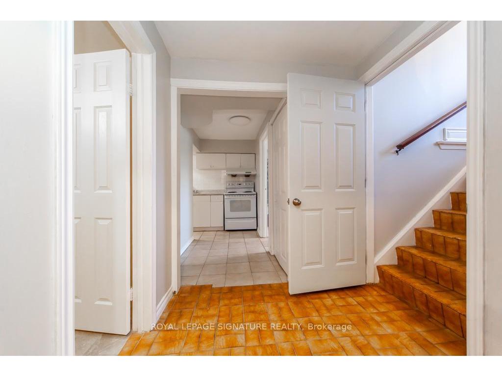 









3223


Ibbetson

Crescent,
Mississauga,




ON
L5C 1Z1

