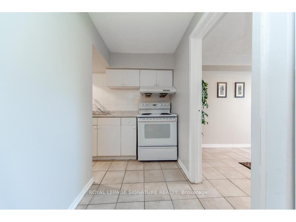 









3223


Ibbetson

Crescent,
Mississauga,




ON
L5C 1Z1

