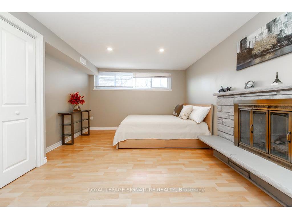 









3223


Ibbetson

Crescent,
Mississauga,




ON
L5C 1Z1

