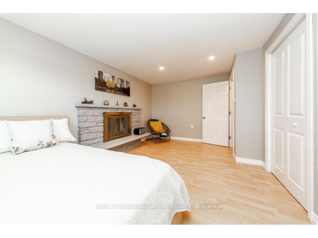









3223


Ibbetson

Crescent,
Mississauga,




ON
L5C 1Z1

