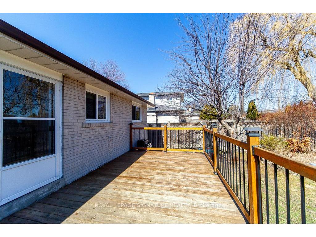 









3223


Ibbetson

Crescent,
Mississauga,




ON
L5C 1Z1

