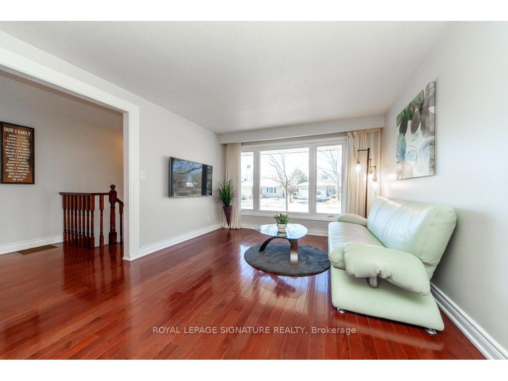 









3223


Ibbetson

Crescent,
Mississauga,




ON
L5C 1Z1

