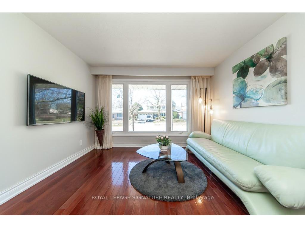 









3223


Ibbetson

Crescent,
Mississauga,




ON
L5C 1Z1

