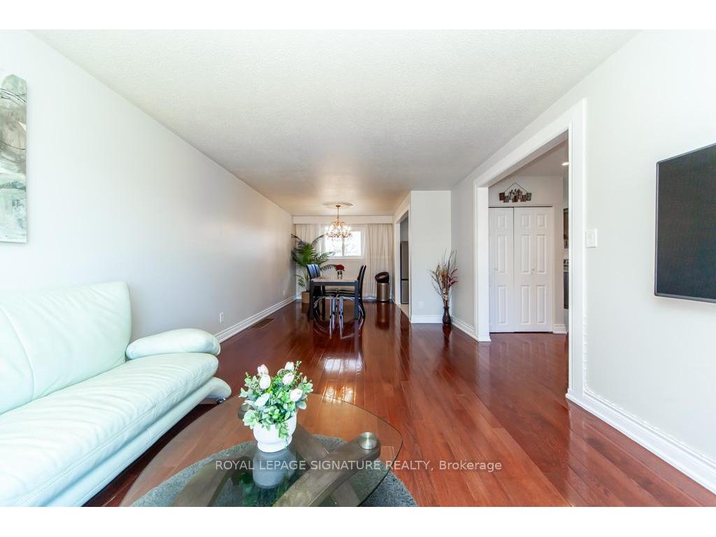 









3223


Ibbetson

Crescent,
Mississauga,




ON
L5C 1Z1

