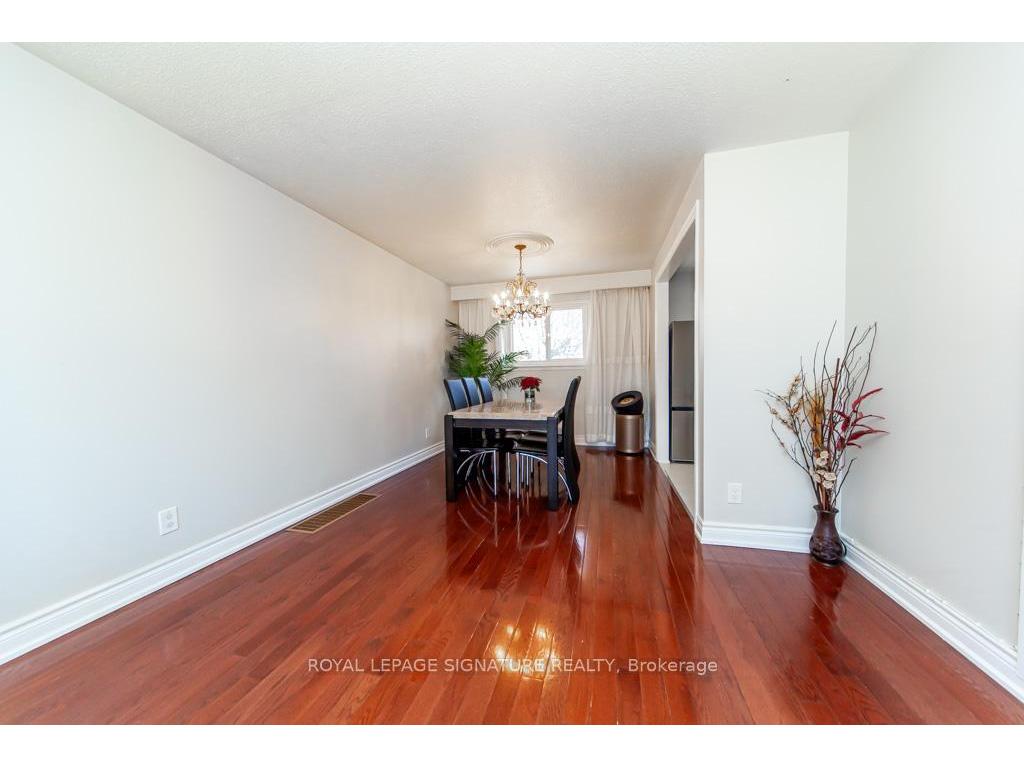 









3223


Ibbetson

Crescent,
Mississauga,




ON
L5C 1Z1

