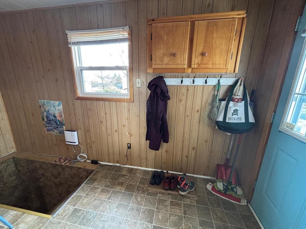 












337 Eight Street

,
New Waterford,




NS
B1H 3S4

