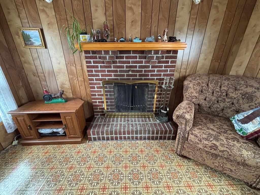












337 Eight Street

,
New Waterford,




NS
B1H 3S4

