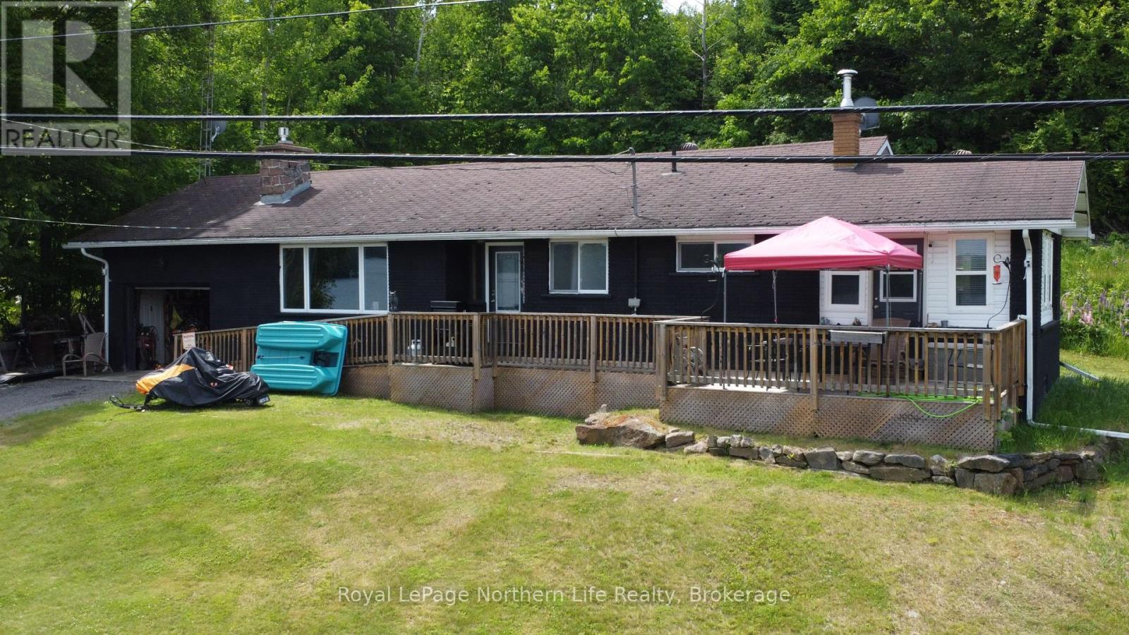 












39132 COMBERMERE ROAD

,
Madawaska Valley,




Ontario
K0J1L0

