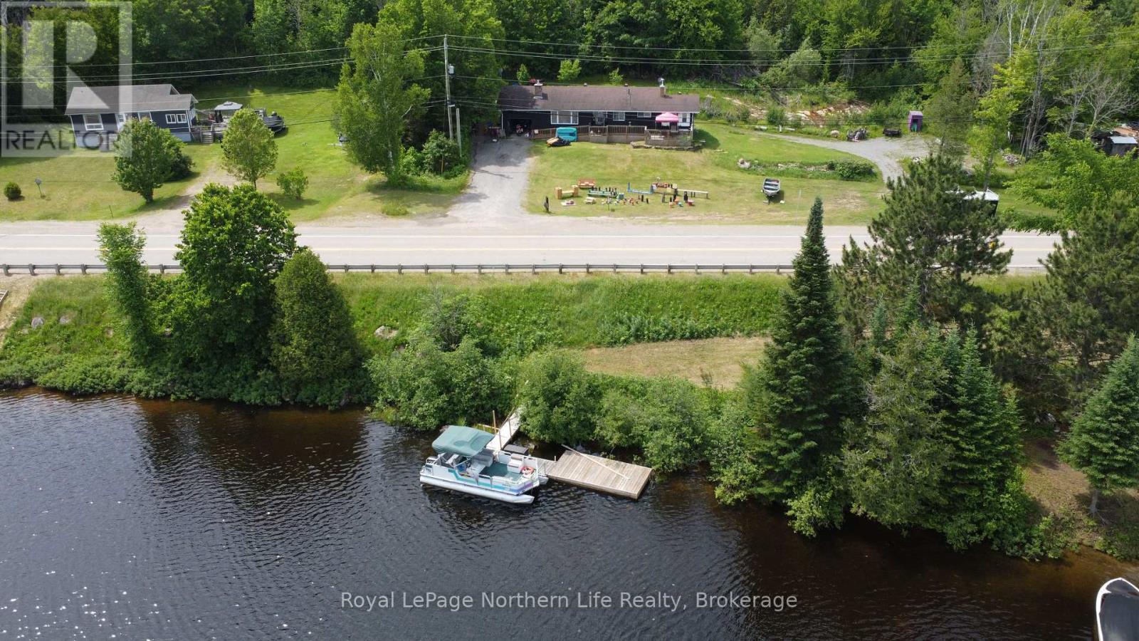 












39132 COMBERMERE ROAD

,
Madawaska Valley,




Ontario
K0J1L0

