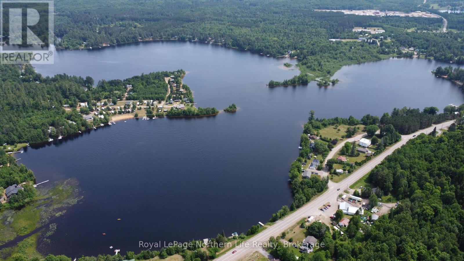 












39132 COMBERMERE ROAD

,
Madawaska Valley,




Ontario
K0J1L0

