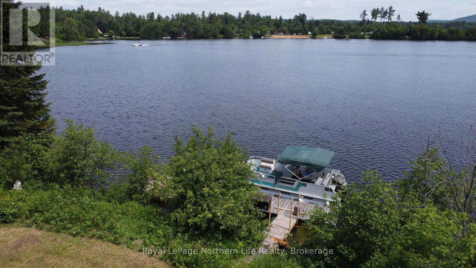 












39132 COMBERMERE ROAD

,
Madawaska Valley,




Ontario
K0J1L0

