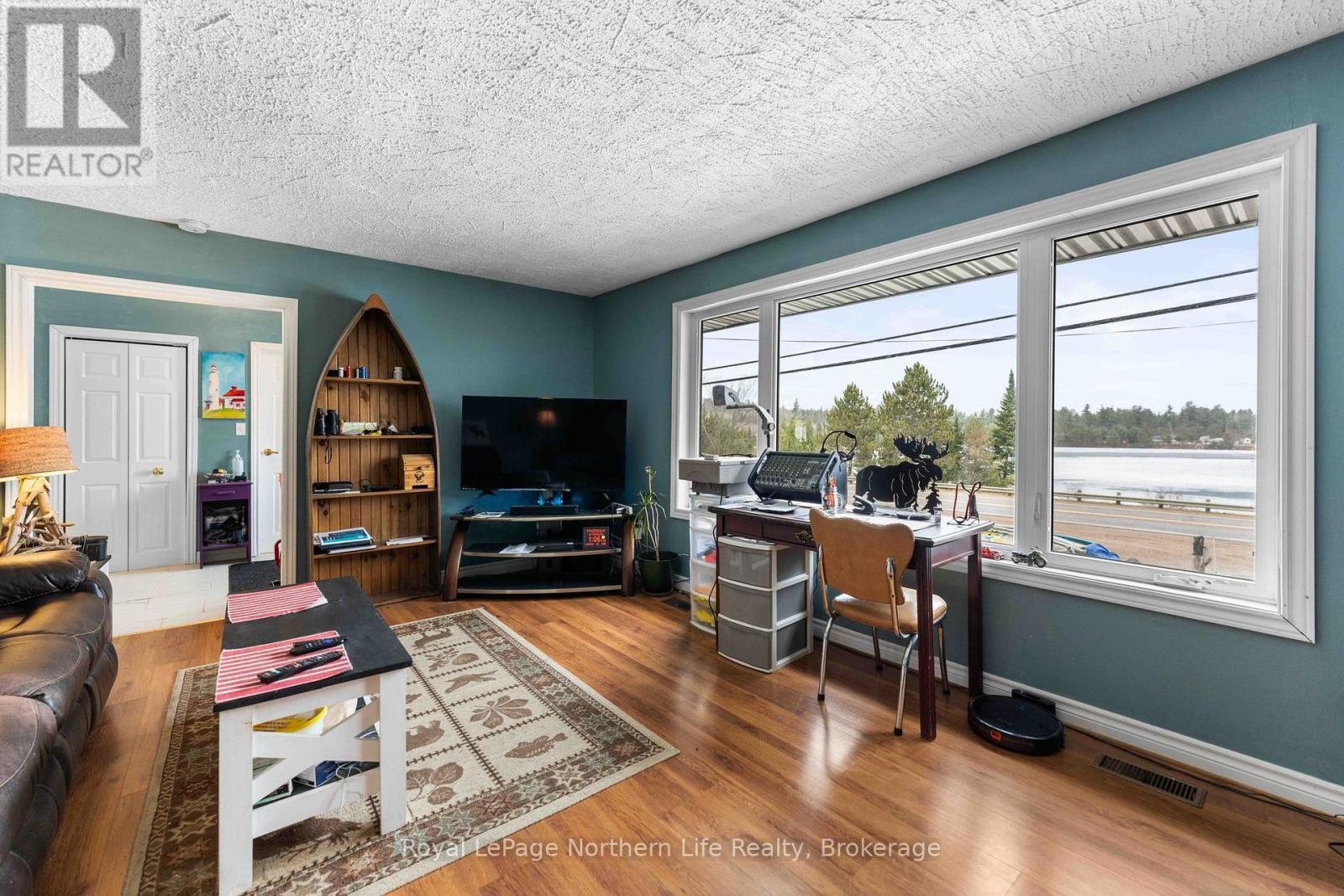 












39132 COMBERMERE ROAD

,
Madawaska Valley,




Ontario
K0J1L0

