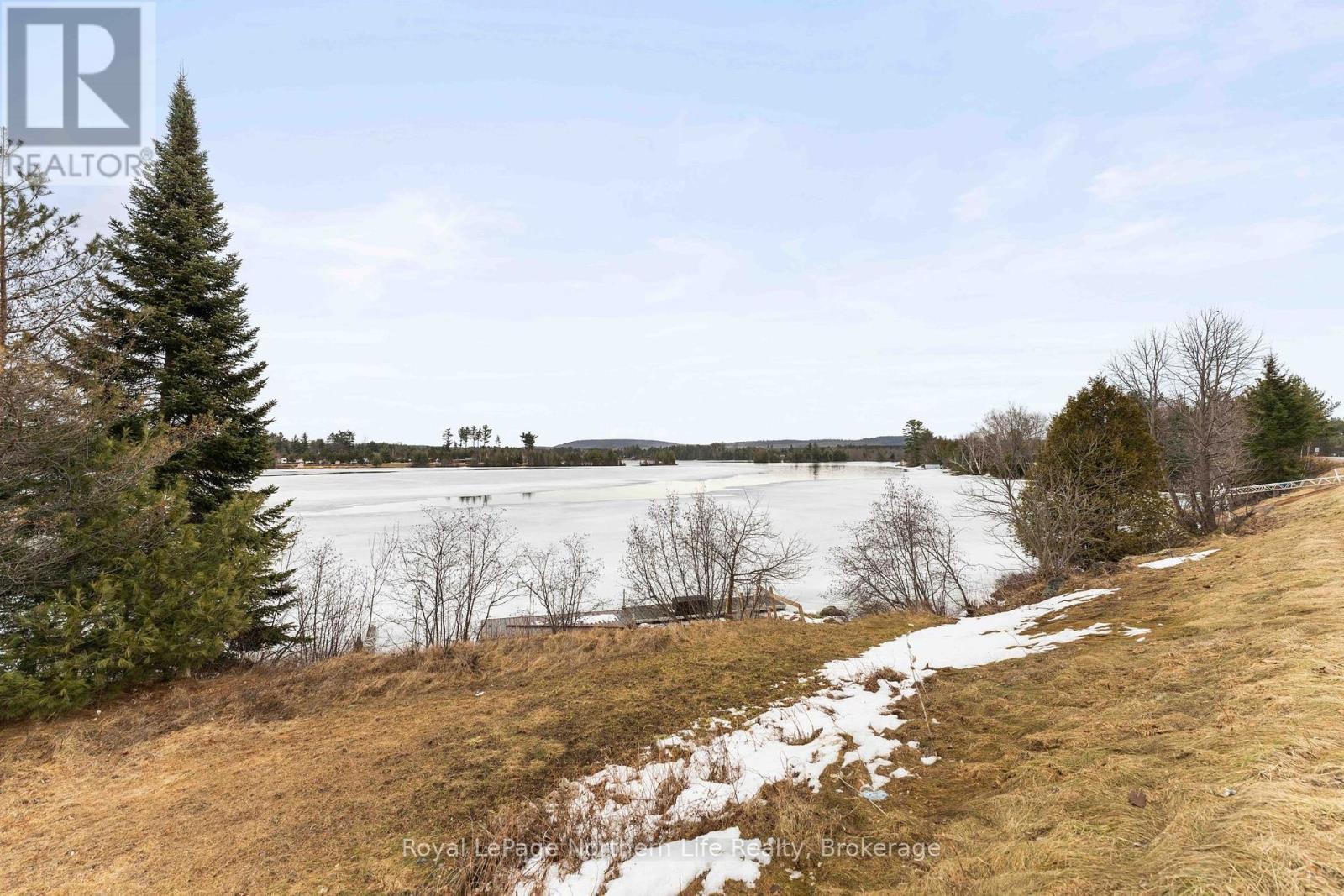 












39132 COMBERMERE ROAD

,
Madawaska Valley,




Ontario
K0J1L0

