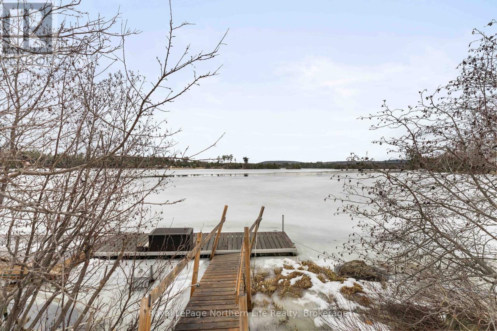 












39132 COMBERMERE ROAD

,
Madawaska Valley,




Ontario
K0J1L0

