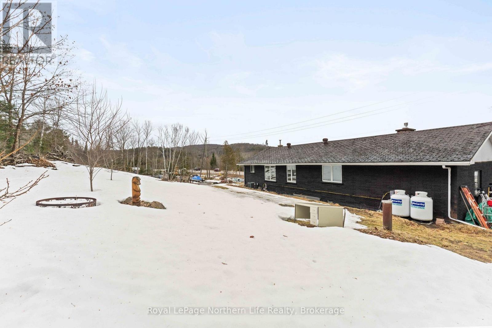 












39132 COMBERMERE ROAD

,
Madawaska Valley,




Ontario
K0J1L0

