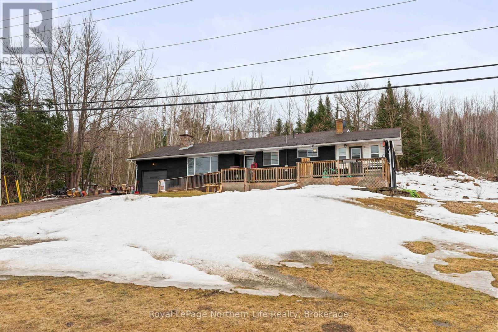 












39132 COMBERMERE ROAD

,
Madawaska Valley,




Ontario
K0J1L0

