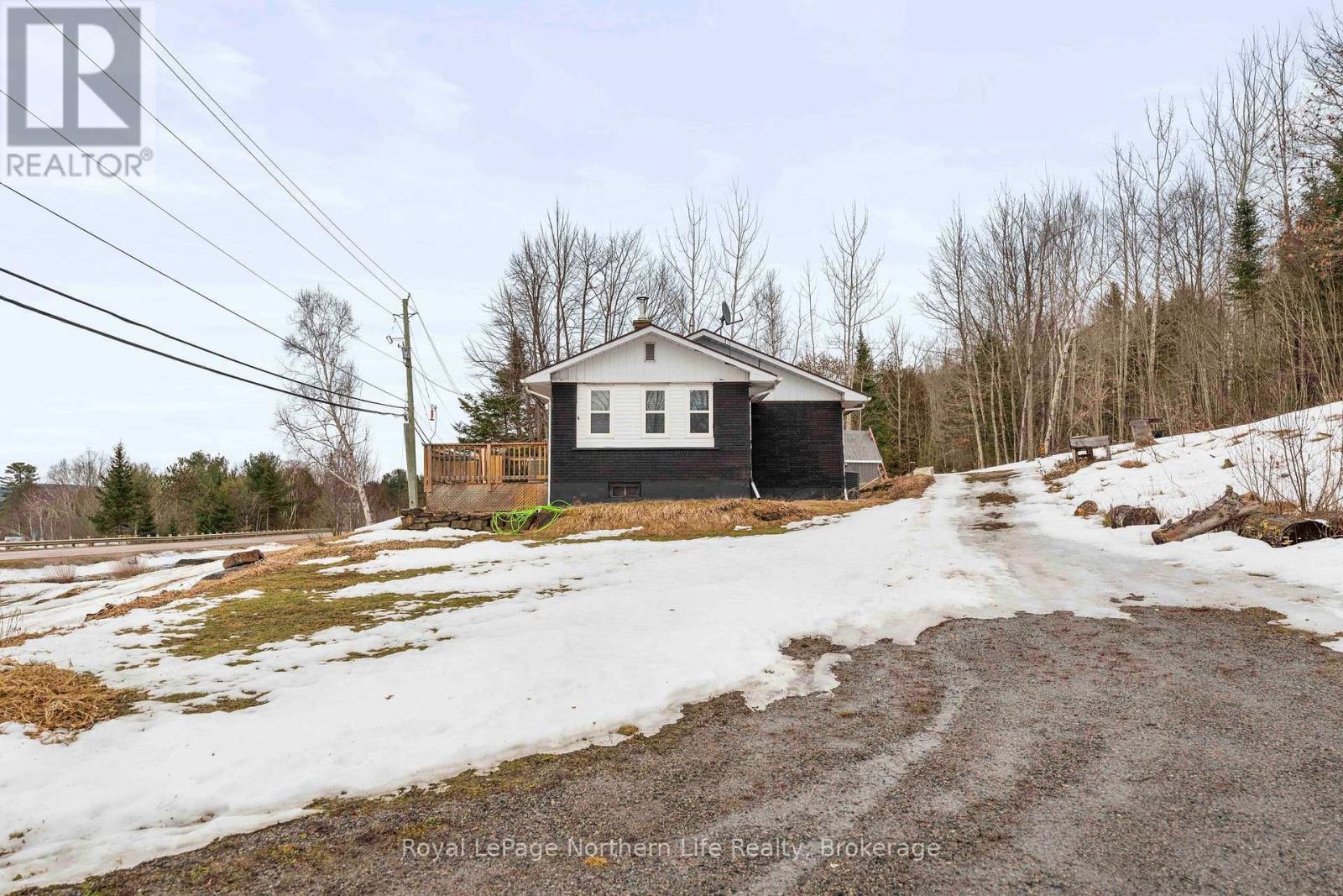 












39132 COMBERMERE ROAD

,
Madawaska Valley,




Ontario
K0J1L0

