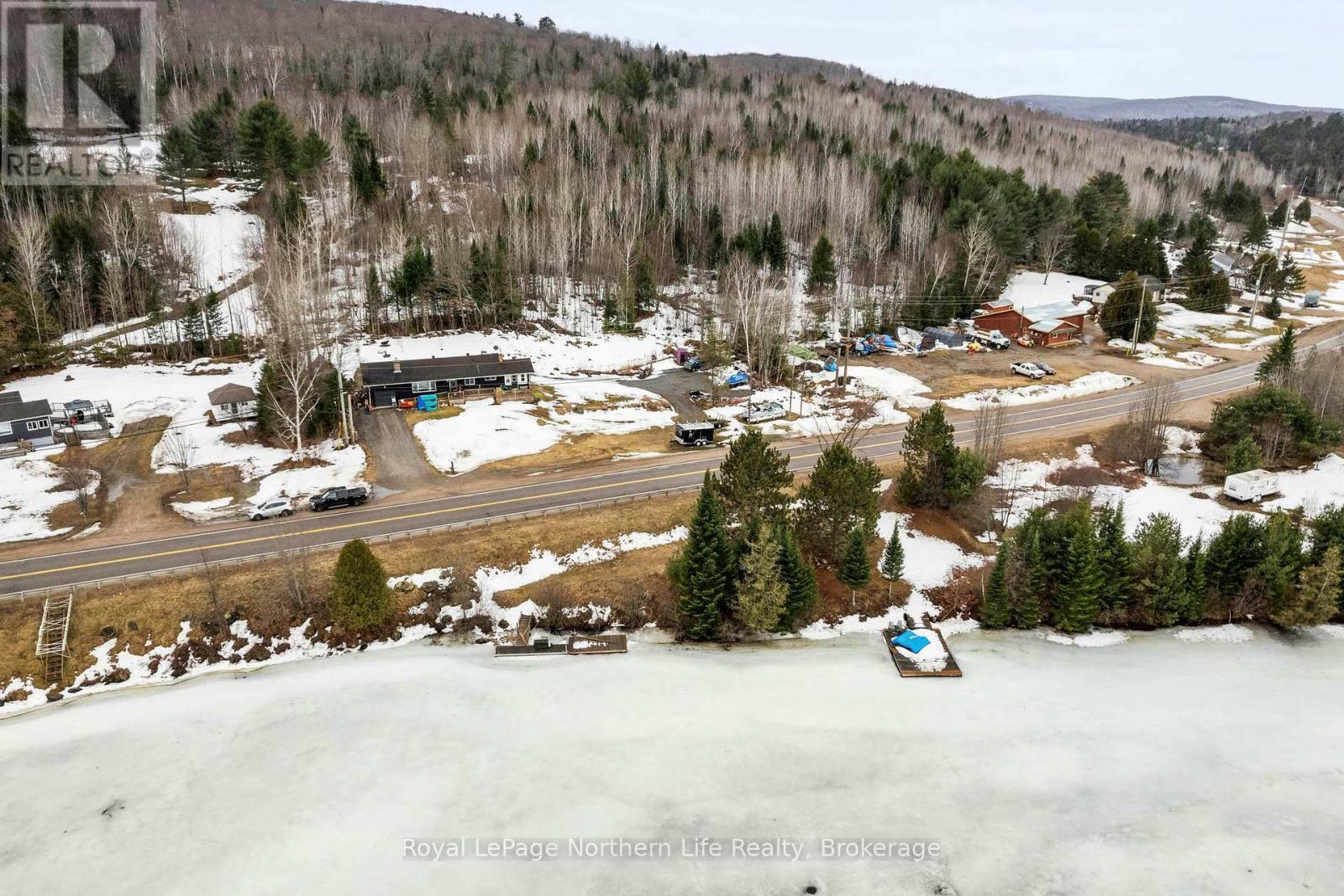 












39132 COMBERMERE ROAD

,
Madawaska Valley,




Ontario
K0J1L0

