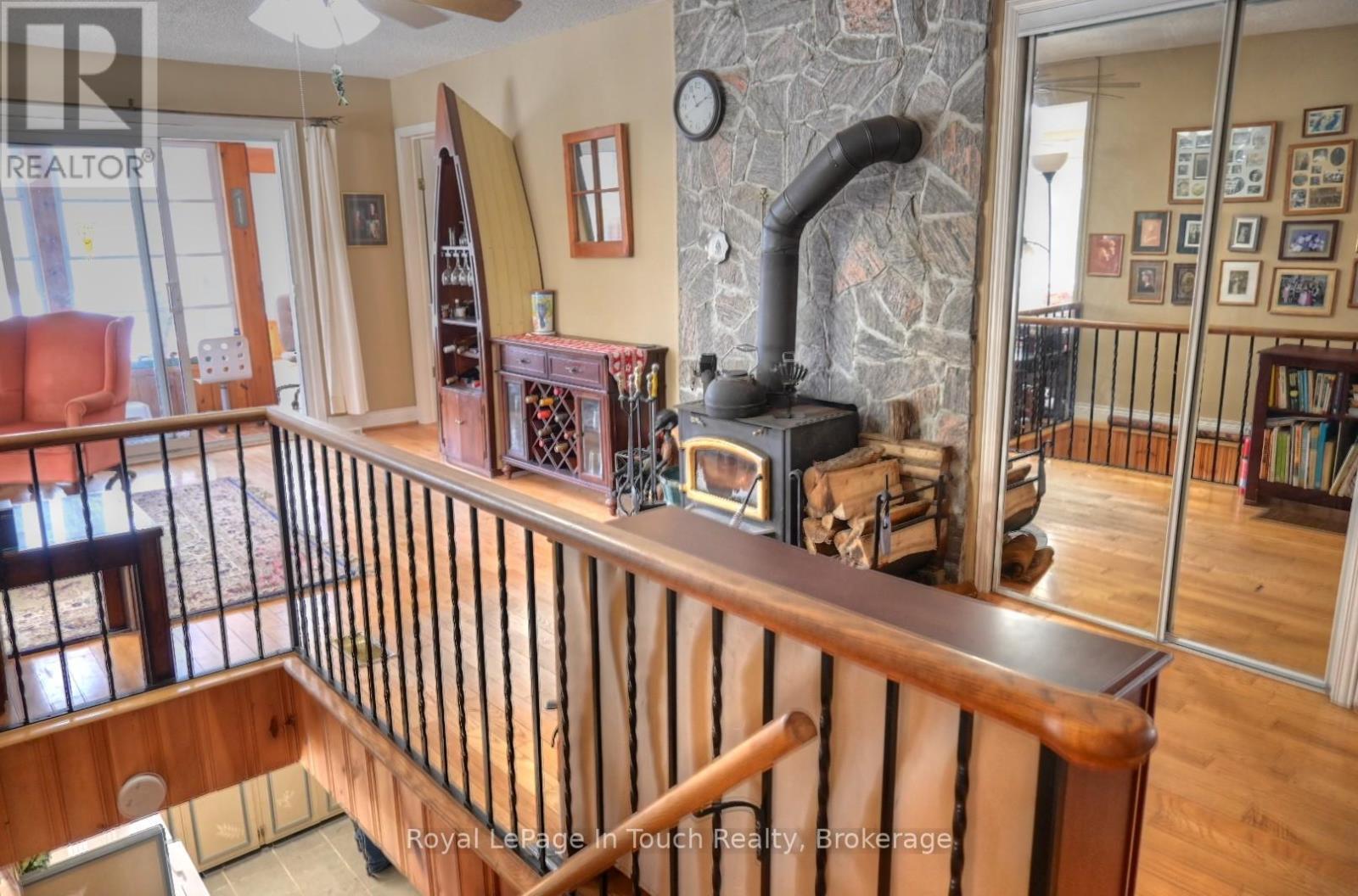 












476 HUNGRY BAY ROAD E

,
Georgian Bay (Baxter),




Ontario
L0K1S0

