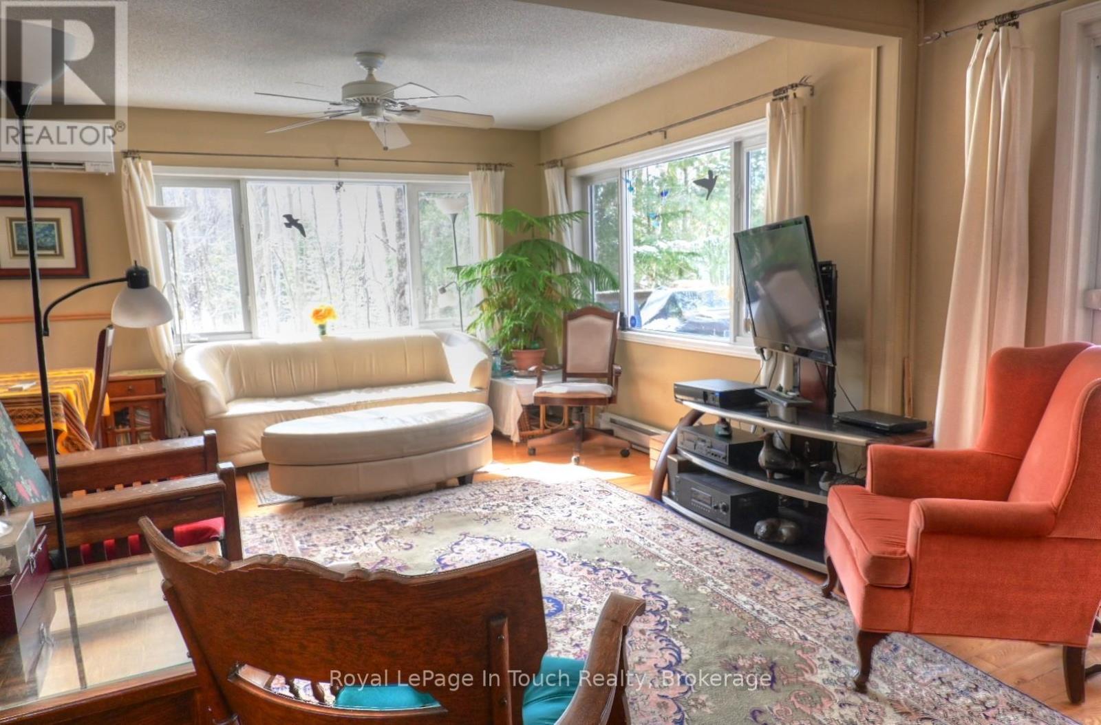 












476 HUNGRY BAY ROAD E

,
Georgian Bay (Baxter),




Ontario
L0K1S0


