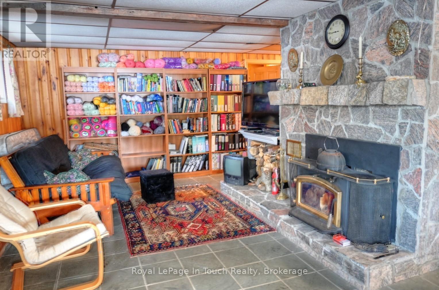 












476 HUNGRY BAY ROAD E

,
Georgian Bay (Baxter),




Ontario
L0K1S0

