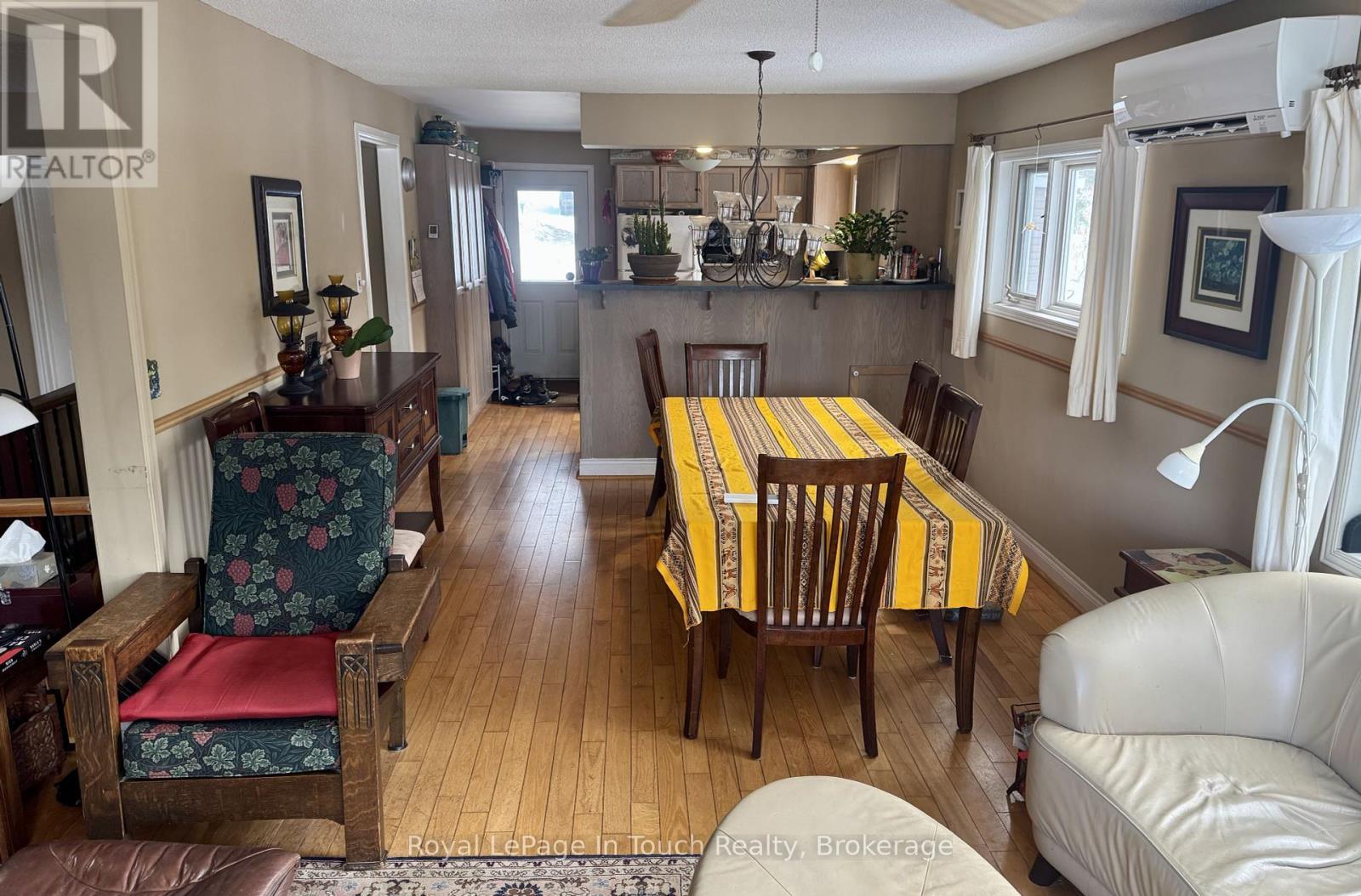 












476 HUNGRY BAY ROAD E

,
Georgian Bay (Baxter),




Ontario
L0K1S0

