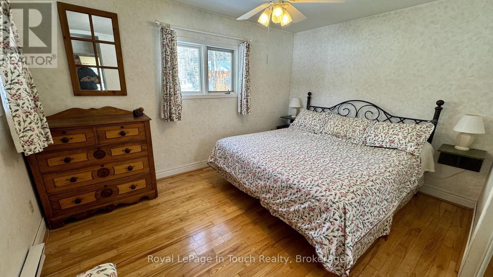 












476 HUNGRY BAY ROAD E

,
Georgian Bay (Baxter),




Ontario
L0K1S0

