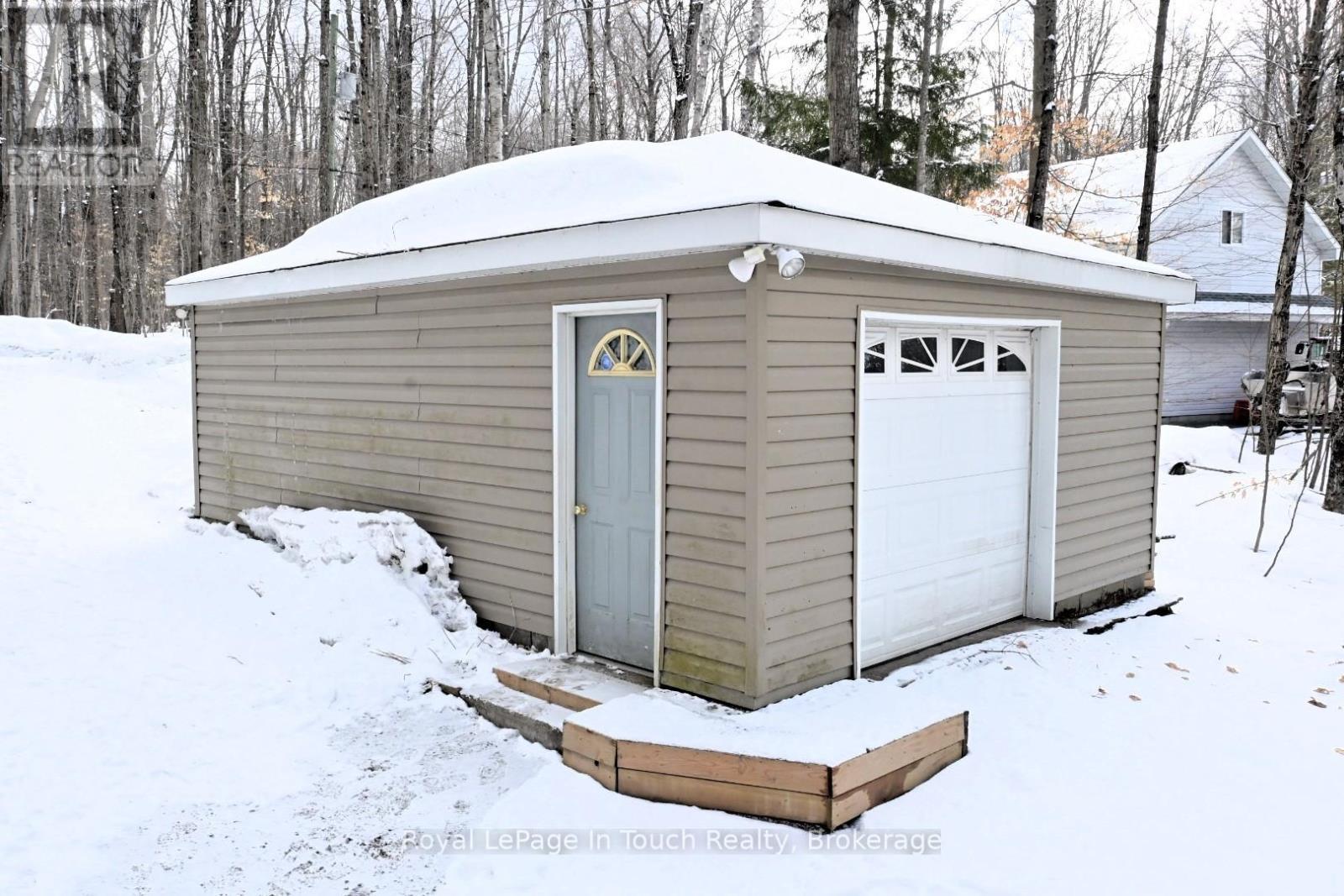 












476 HUNGRY BAY ROAD E

,
Georgian Bay (Baxter),




Ontario
L0K1S0

