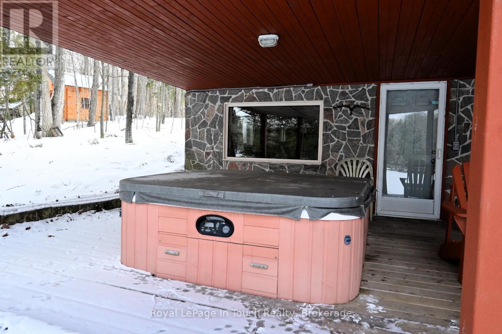 












476 HUNGRY BAY ROAD E

,
Georgian Bay (Baxter),




Ontario
L0K1S0

