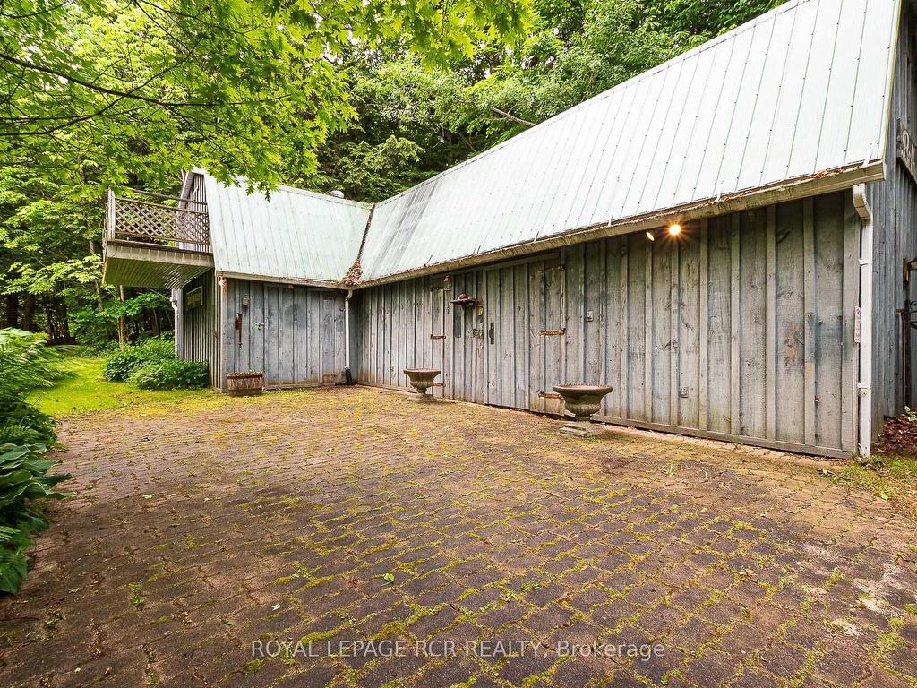 









8275


County Rd 9

N/A,
Clearview,




ON
L0M 1G0

