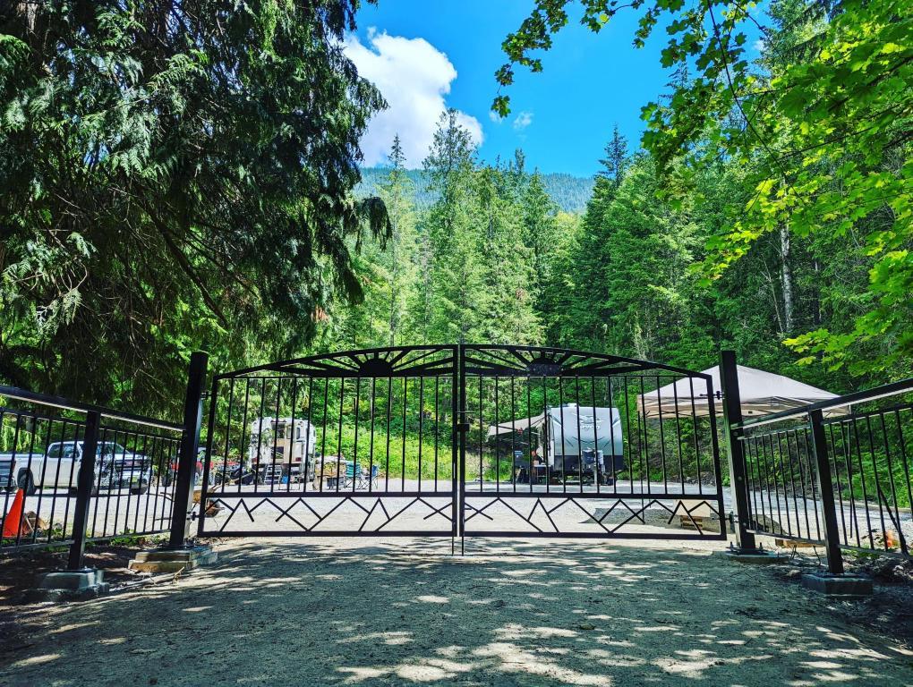 









5345


Highway 6

Highway,
Burton,







BC
V0G 1R0

