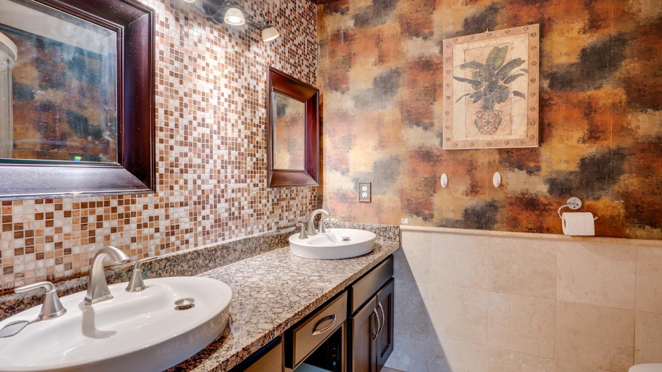 









4305


Westview

Drive,
Vernon,




BC
V1T 9B2

