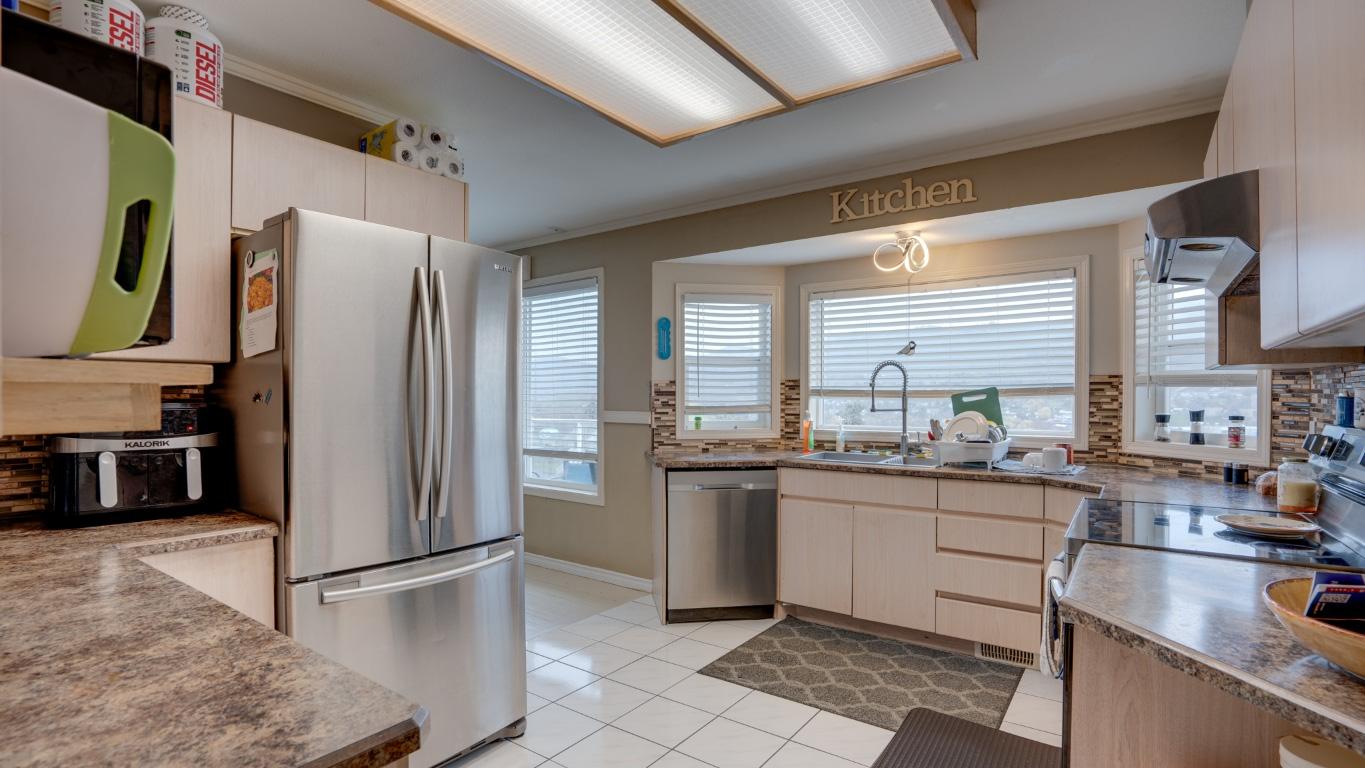 









4305


Westview

Drive,
Vernon,




BC
V1T 9B2

