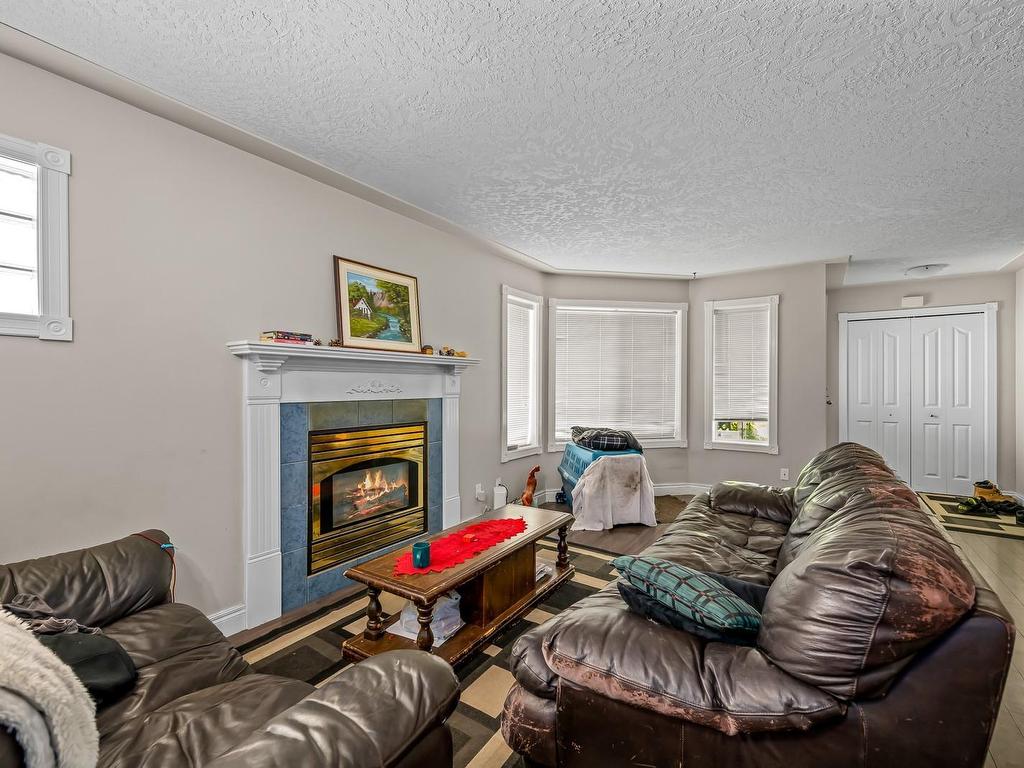 









4654


Muir

Rd, B,
Courtenay,




BC
V9N 9A9

