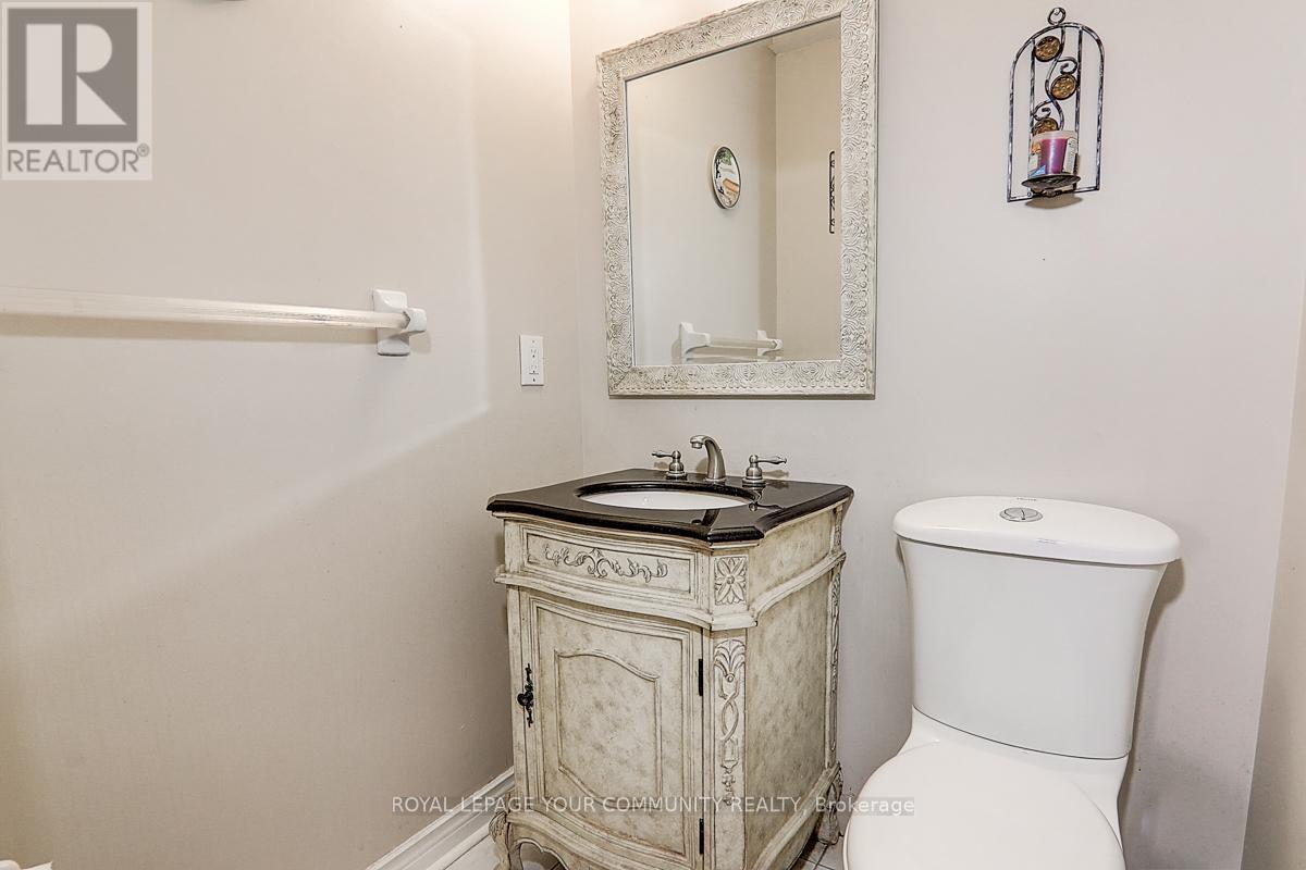 












891 COMFORT LANE

,
Newmarket,




Ontario
L3X1V7

