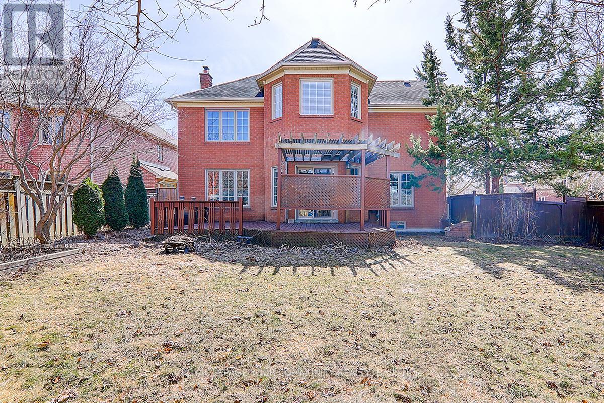 












891 COMFORT LANE

,
Newmarket,




Ontario
L3X1V7


