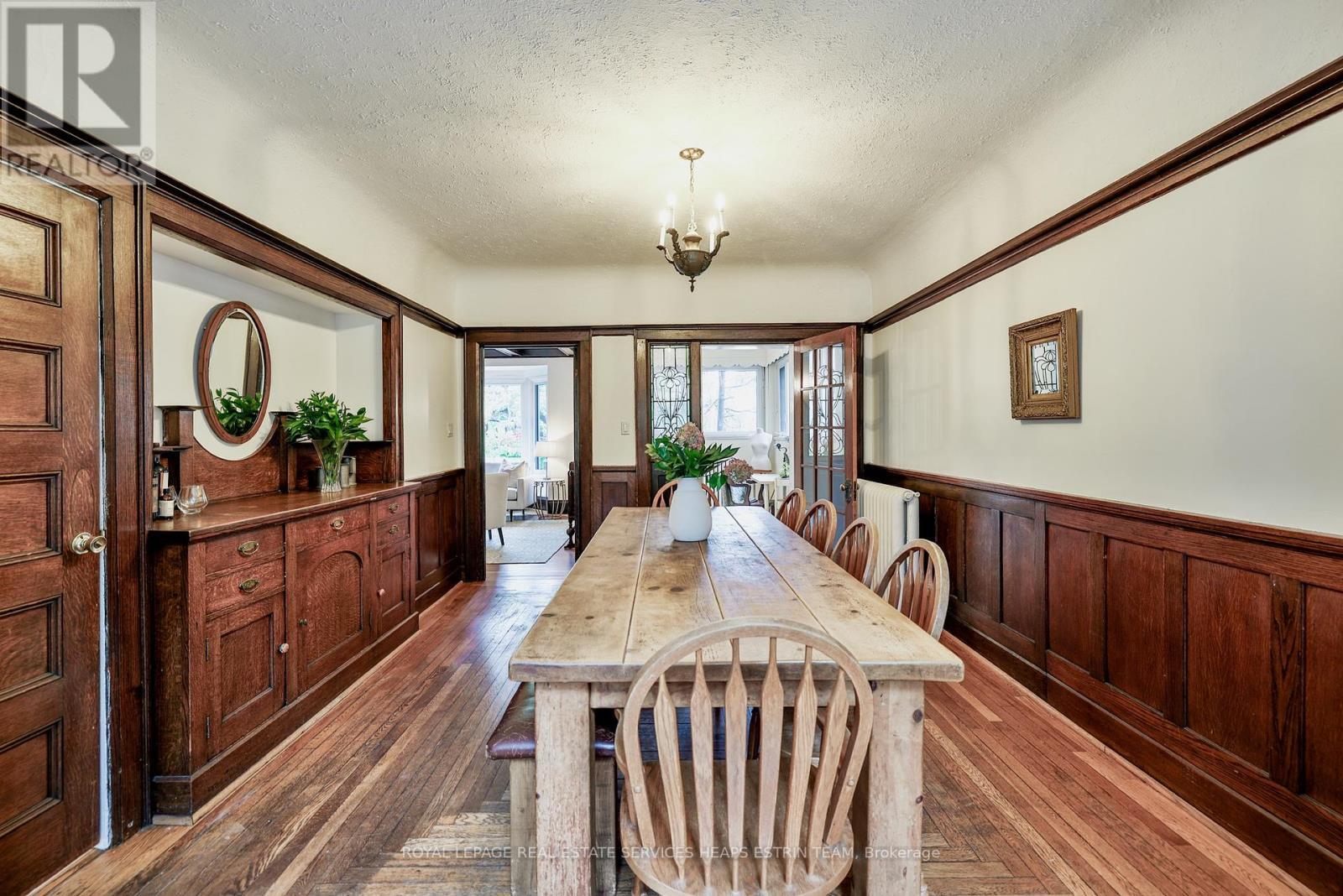 












292 INDIAN ROAD

,
Toronto,




Ontario
M6R2X2

