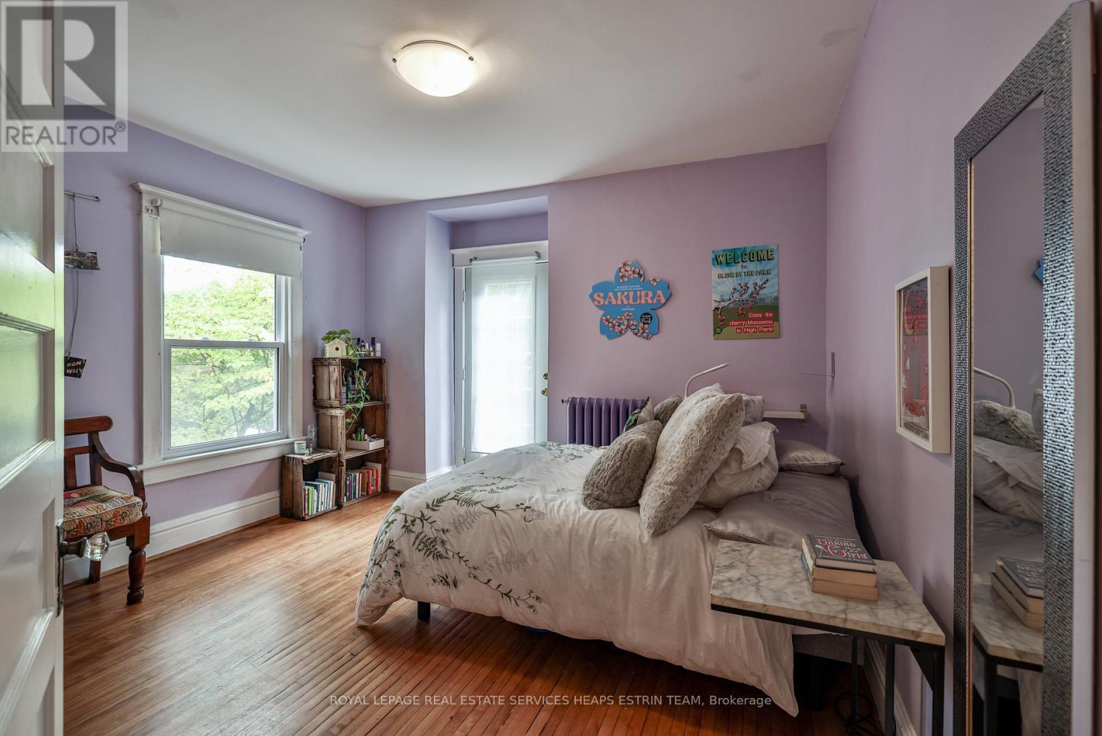 












292 INDIAN ROAD

,
Toronto,




Ontario
M6R2X2

