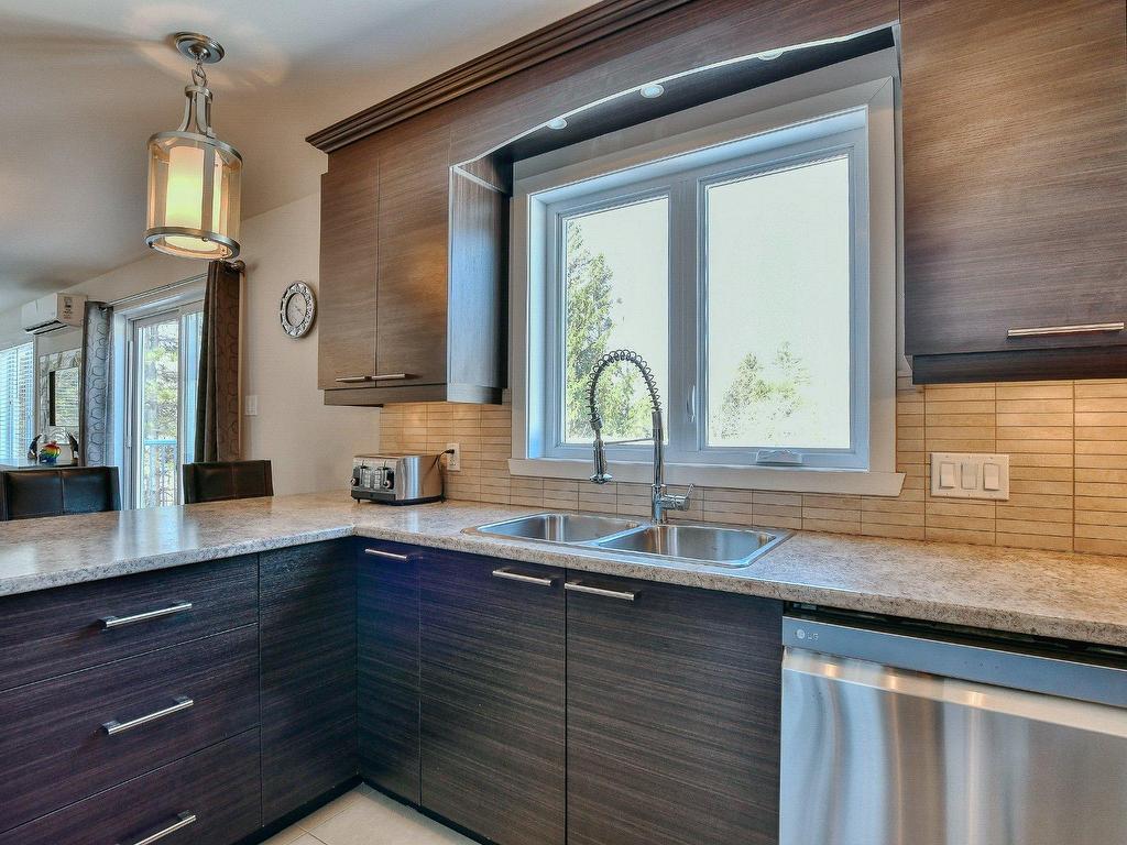 









2624


4e Rue

,
Sainte-Sophie,




QC
J5J1P2

